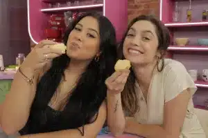 Cinthia Cruz e Juliana Schalch durante programa do TV ZYN (Divulgação/SBT)