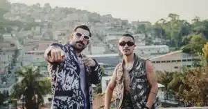 Kaysar e Douglas Nobre no clipe 'Menina Mandona' (Foto: Divulgação)