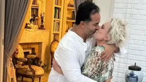 Ana Maria Braga e Fábio Arruda curtem viagem juntos (Foto: Reprodução)