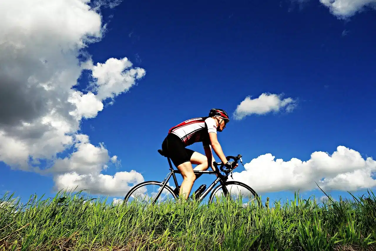 Ciclismo é forma de locomoção sustentável (Foto: Pixabay)