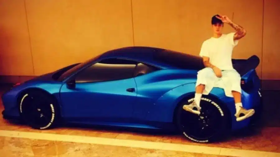 Justin Bieber não pode mais comprar Ferrari (Foto: Reprodução)