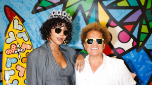 O empresário Rodrigo Branco, Romero Britto e Ludmilla (Foto: Ygor Marques)