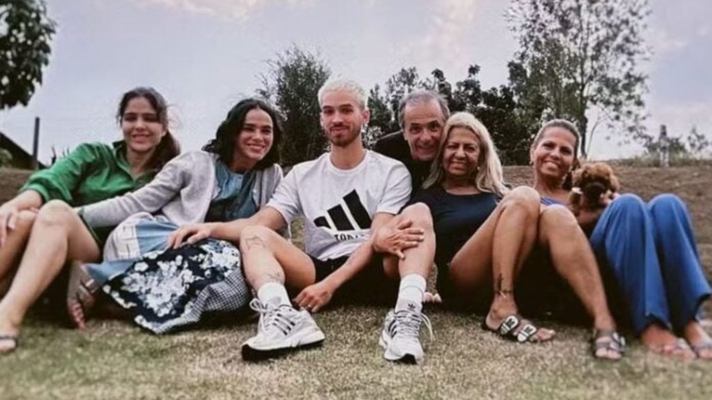 Bruna Marquezine e João Guilherme (Foto: Instagram)