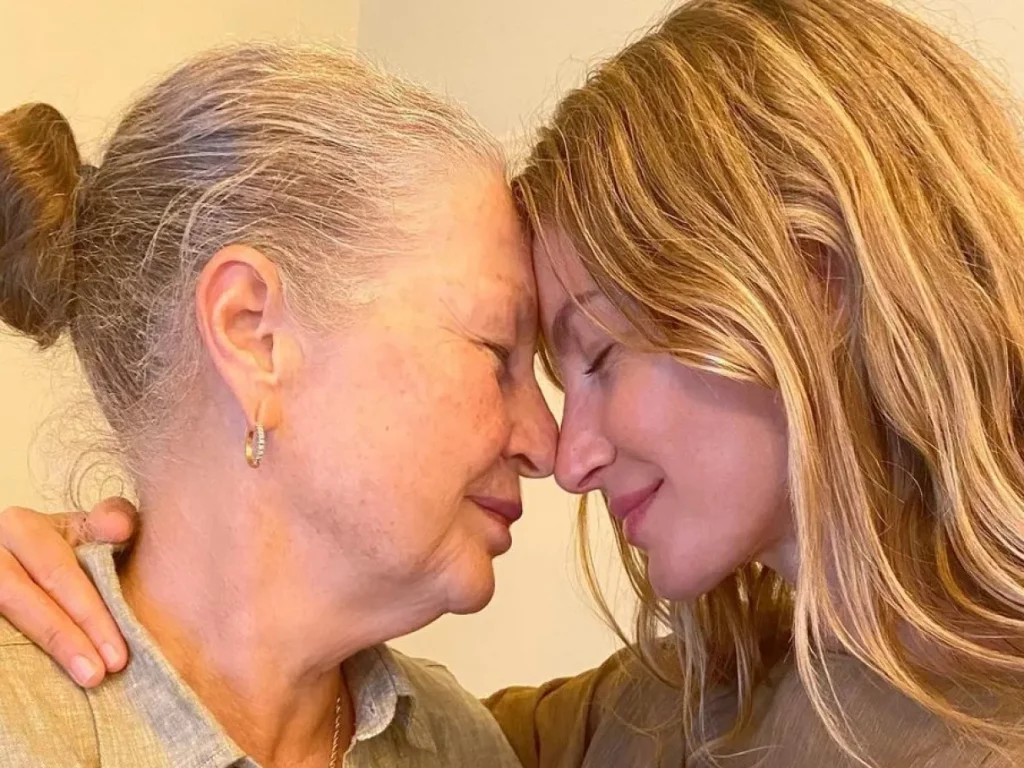 Gisele Bundchen e mãe (Foto: Reprodução)