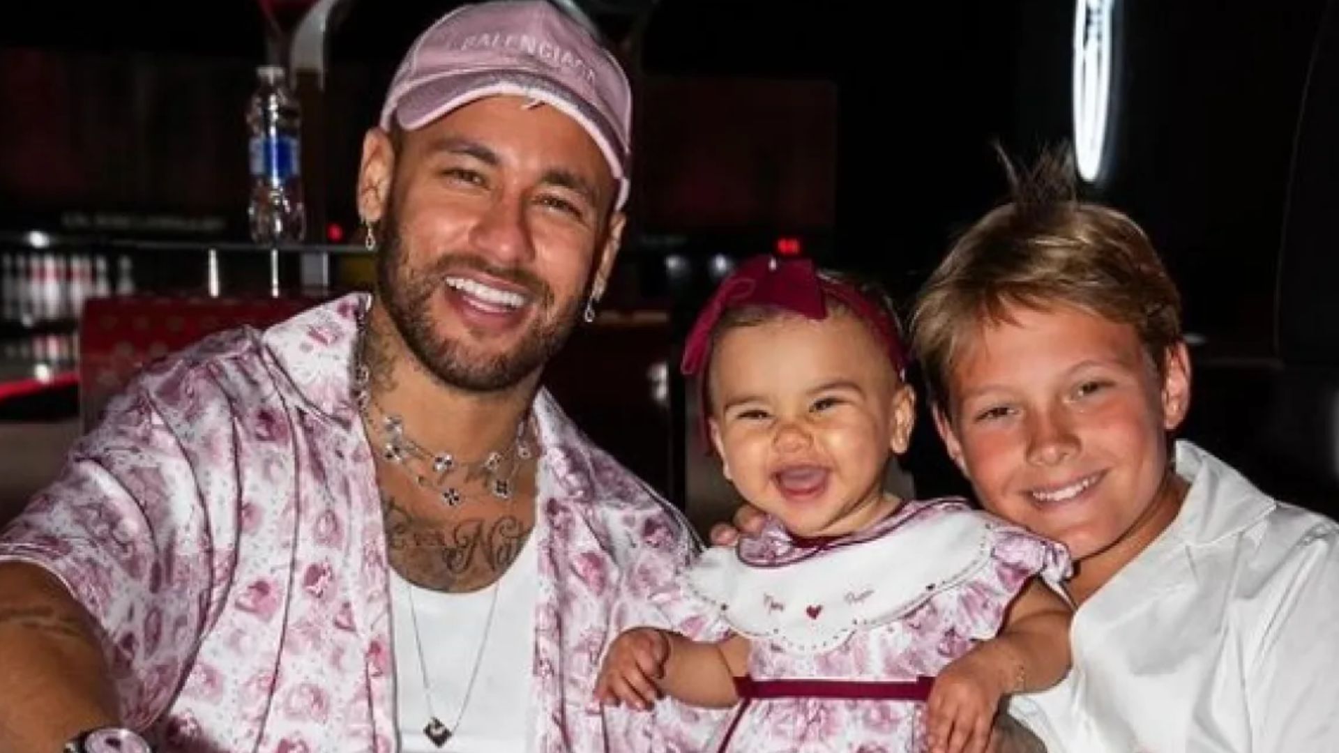 Neymar e os filhos (Foto: Instagram)