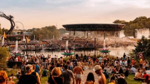 Palco Crystal Garden (Tomorrowland)