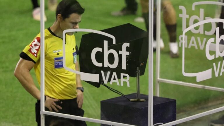 CBF VAR (Foto: Marlon Costa / Pernambuco Press)