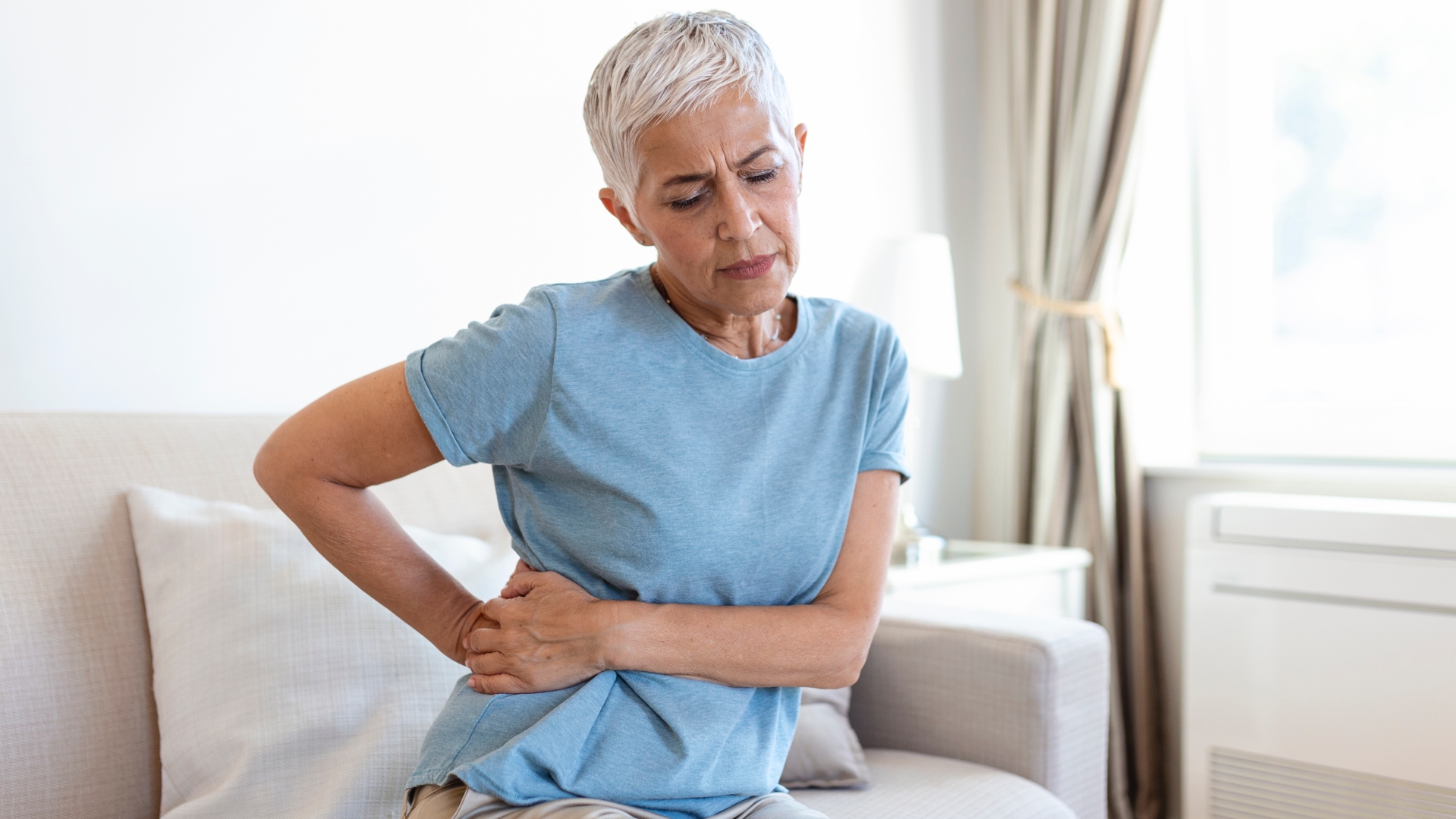 Mulher com dor (Foto: Freepik)