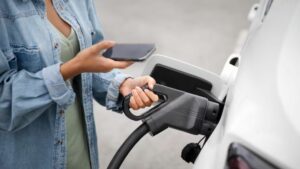 Carro elétrico (Foto: Freepik)