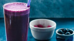 Smoothie de amora e banana fit (Foto: Freepik)