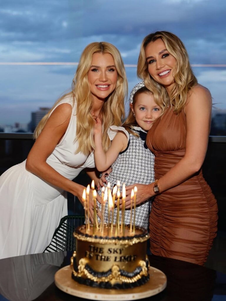 Ana Paula Siebert, filha e irmã (Foto: Instagram)