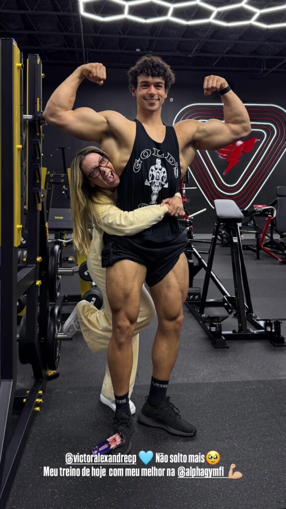 Carla Perez e o filho Victor Alexandre (Foto: Instagram)