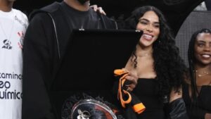 Ex-zagueiro e influenciadora (Foto: Instagram)