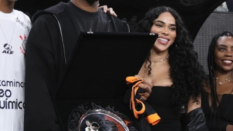 Ex-zagueiro e influenciadora (Foto: Instagram)