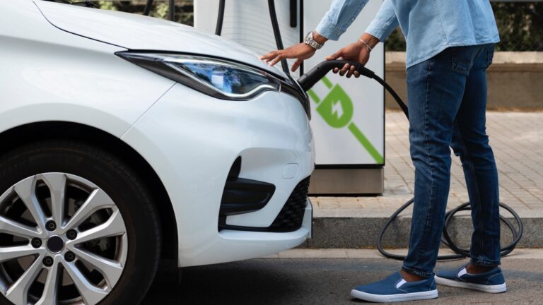 Reciclagem de bateria (Foto: Freepik)