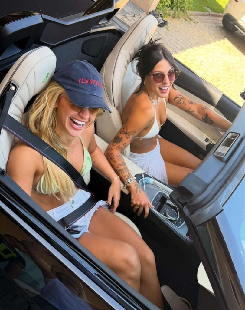 Ana Castela e amiga loira (Foto: Instagram)