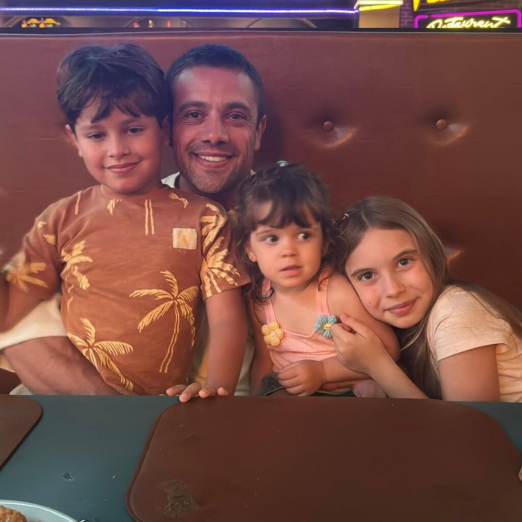 Rafael Cardoso e filhos (Foto: Instagram)