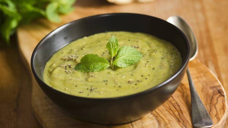 Sopa verde (Foto: IA)