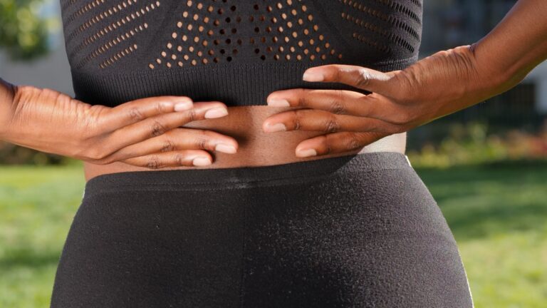 Dor nas costas (Foto: Pexels)